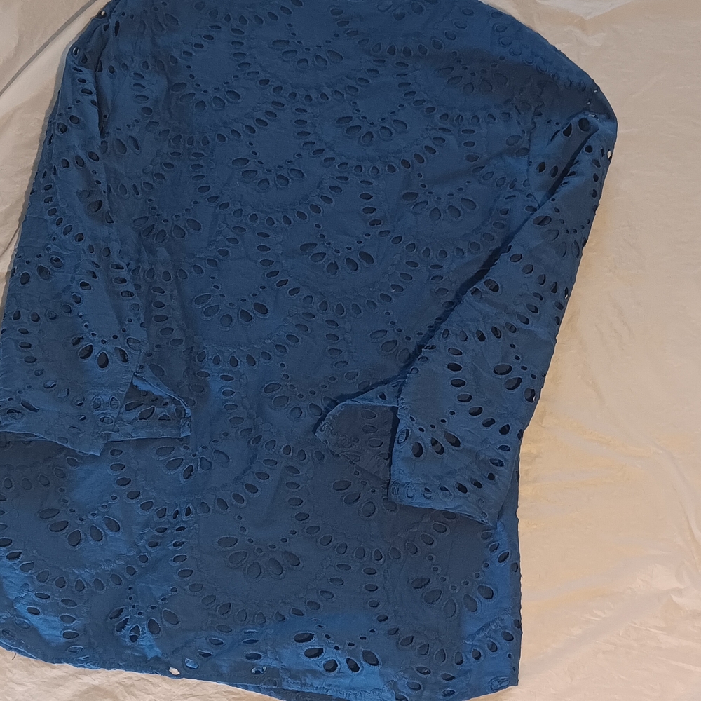 NEW Reba Royal Cotton Blue Eyelet Blouse, Med. - Picture 6 of 6